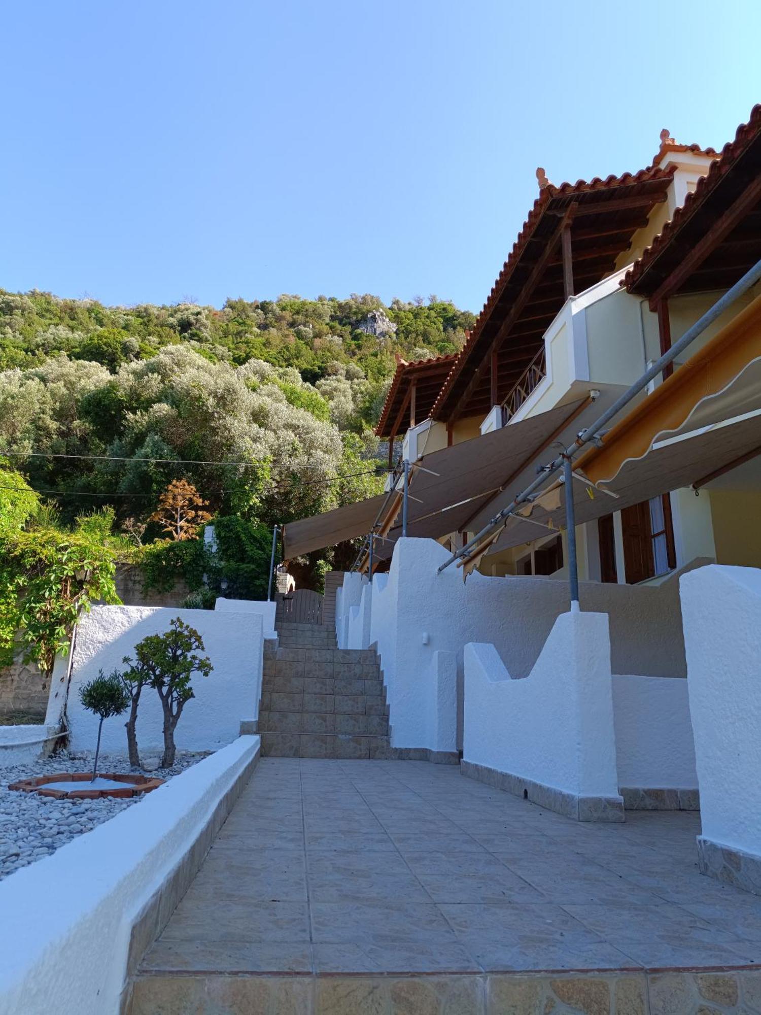 Athina Studio Apartments Кервели Экстерьер фото