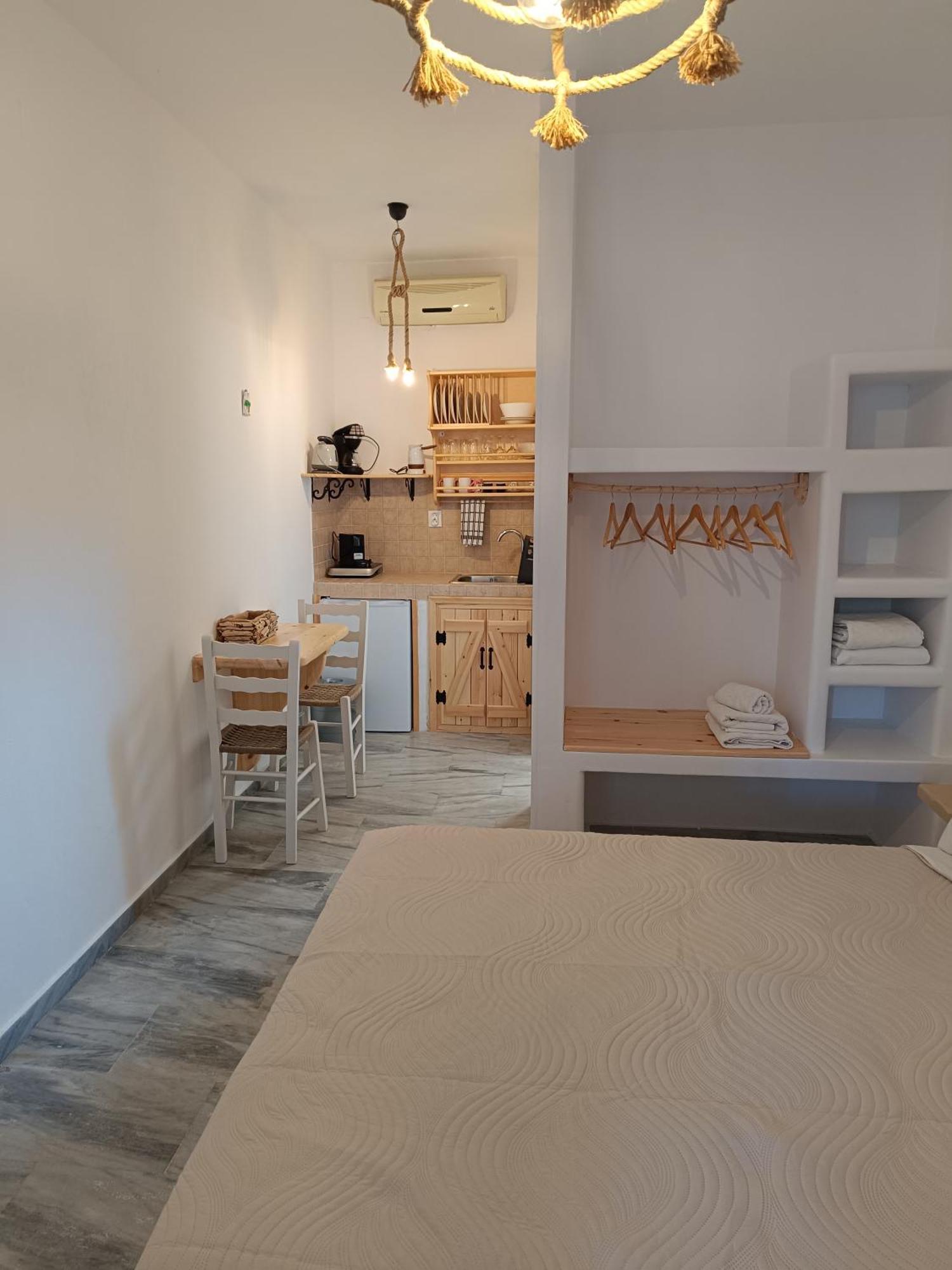 Athina Studio Apartments Кервели Экстерьер фото